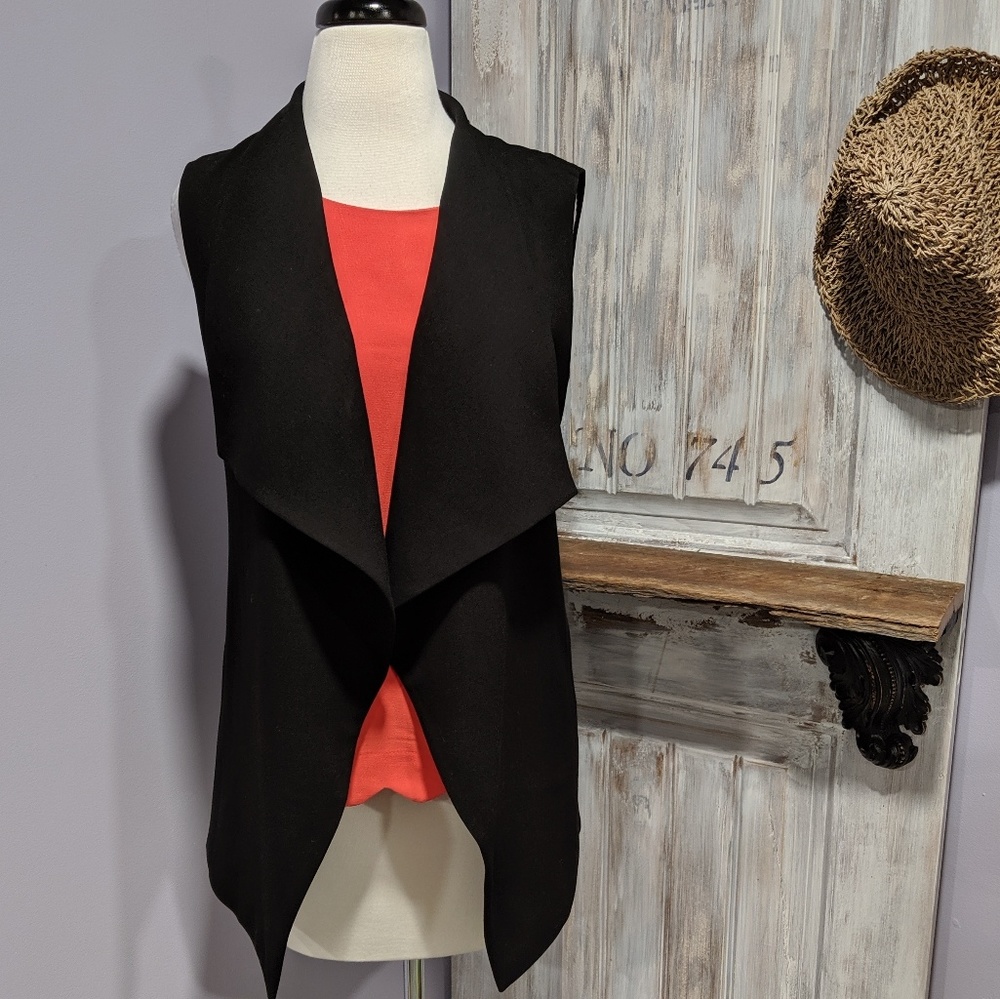 💗SOLD💗WHBM black vest - Picture 1 of 6